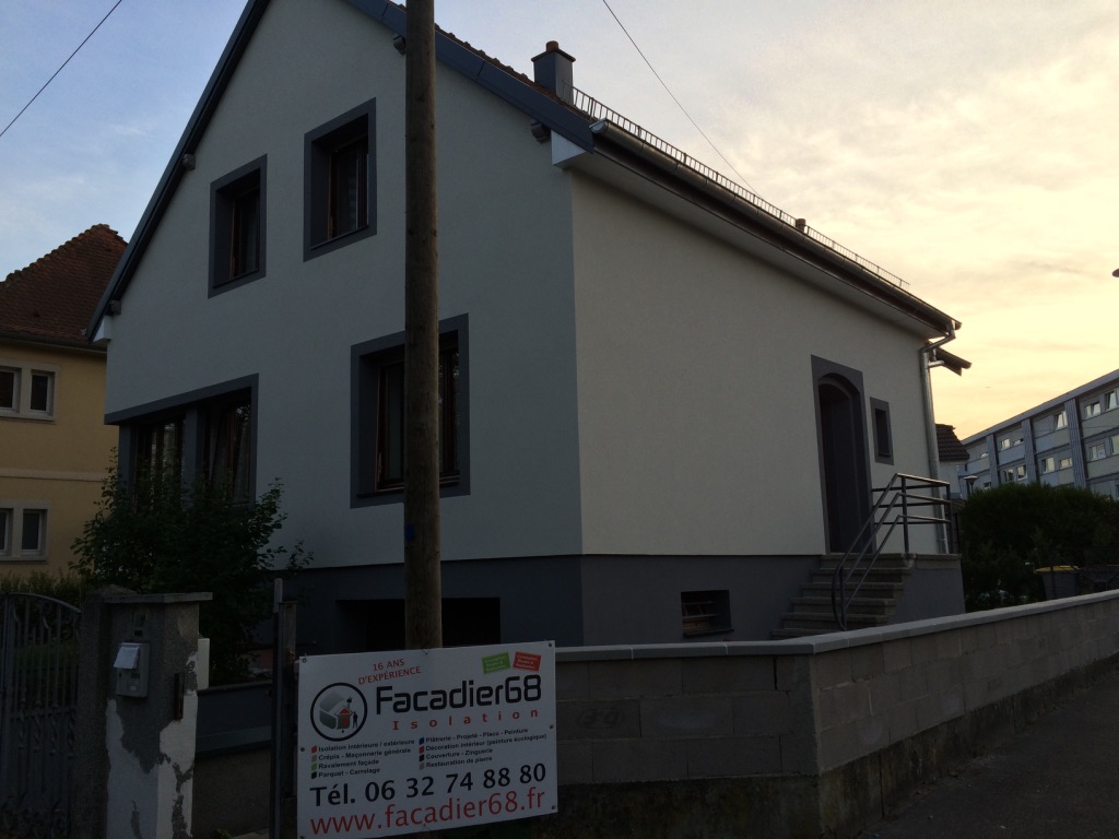 Maison individuelle à la façade claire, secteur Mulhouse